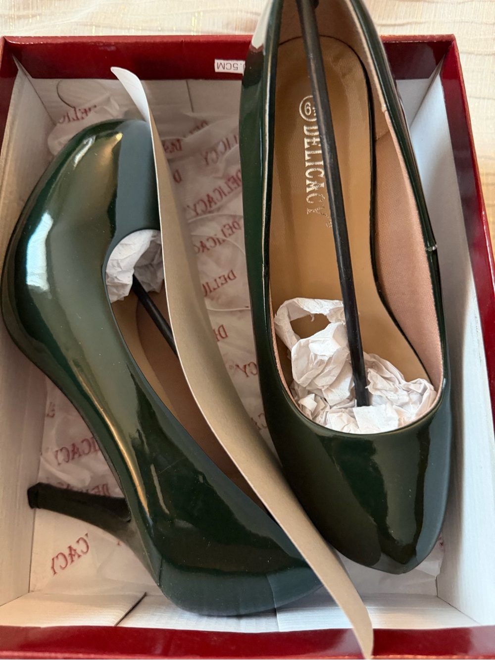 EUC Like new Delicacy olive green pat heels. Size 6 1/2. - Picture 2 of 9